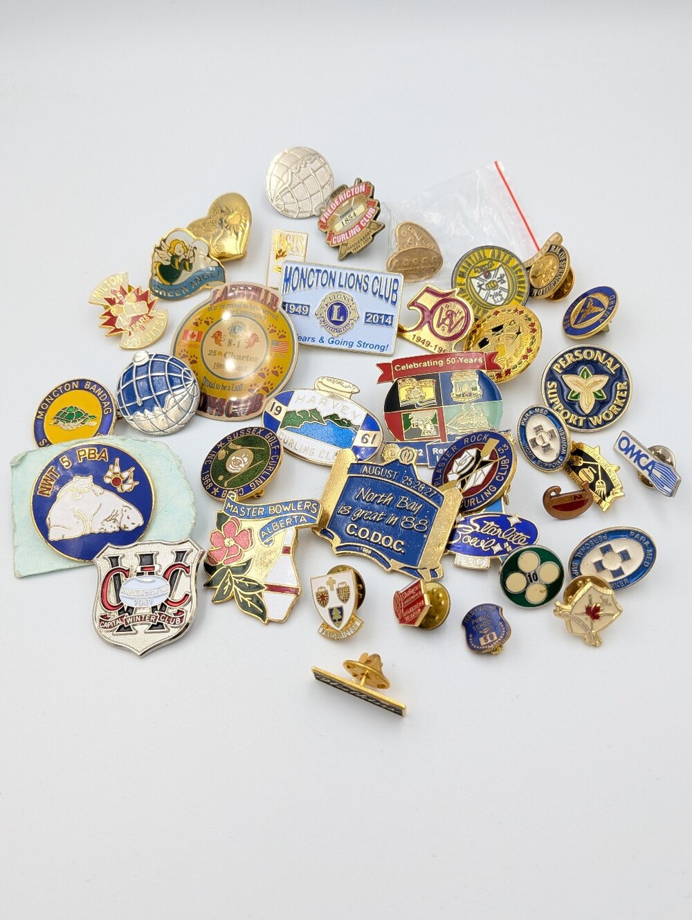 Vintage lot of pins - mostly Canadian